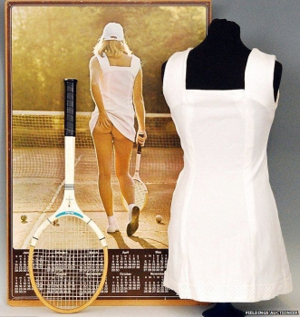 Платье, которое носила девушка с постера "Теннисистка"